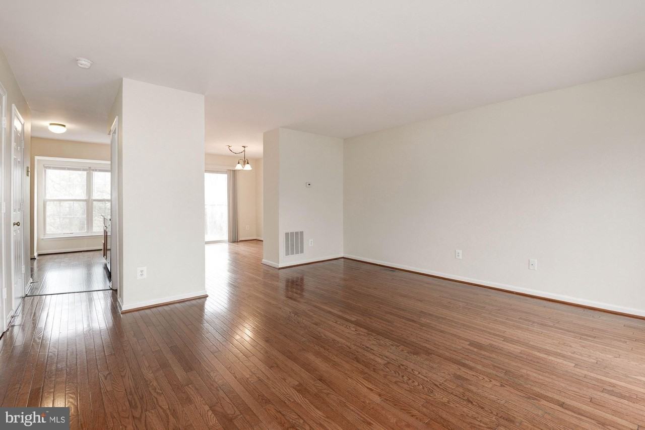 22037 Manning Sq - Photo 6 of 50