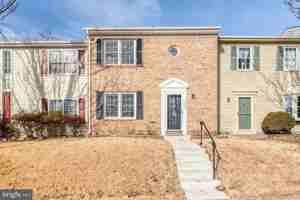 featured image of 12320 Woodlawn Ct