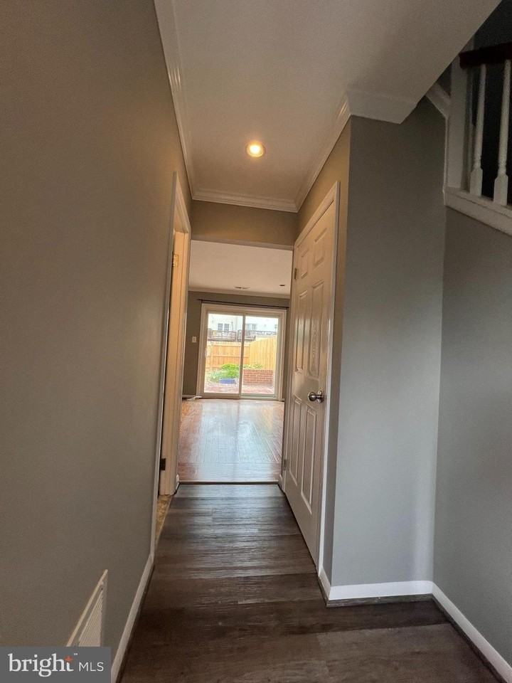 12320 Woodlawn Ct - Photo 3 of 28