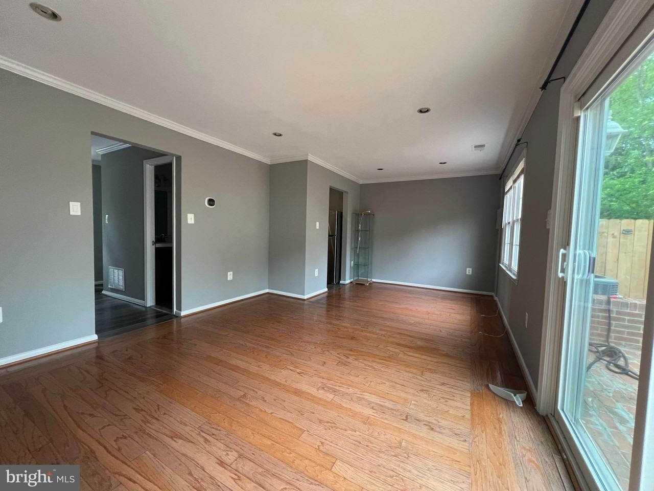 12320 Woodlawn Ct - Photo 5 of 28