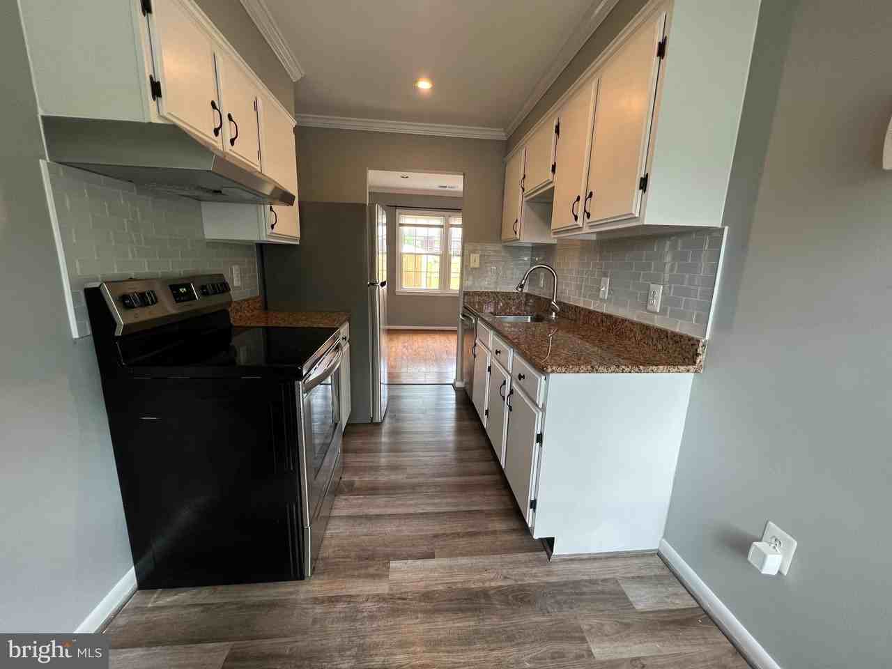 12320 Woodlawn Ct - Photo 6 of 28