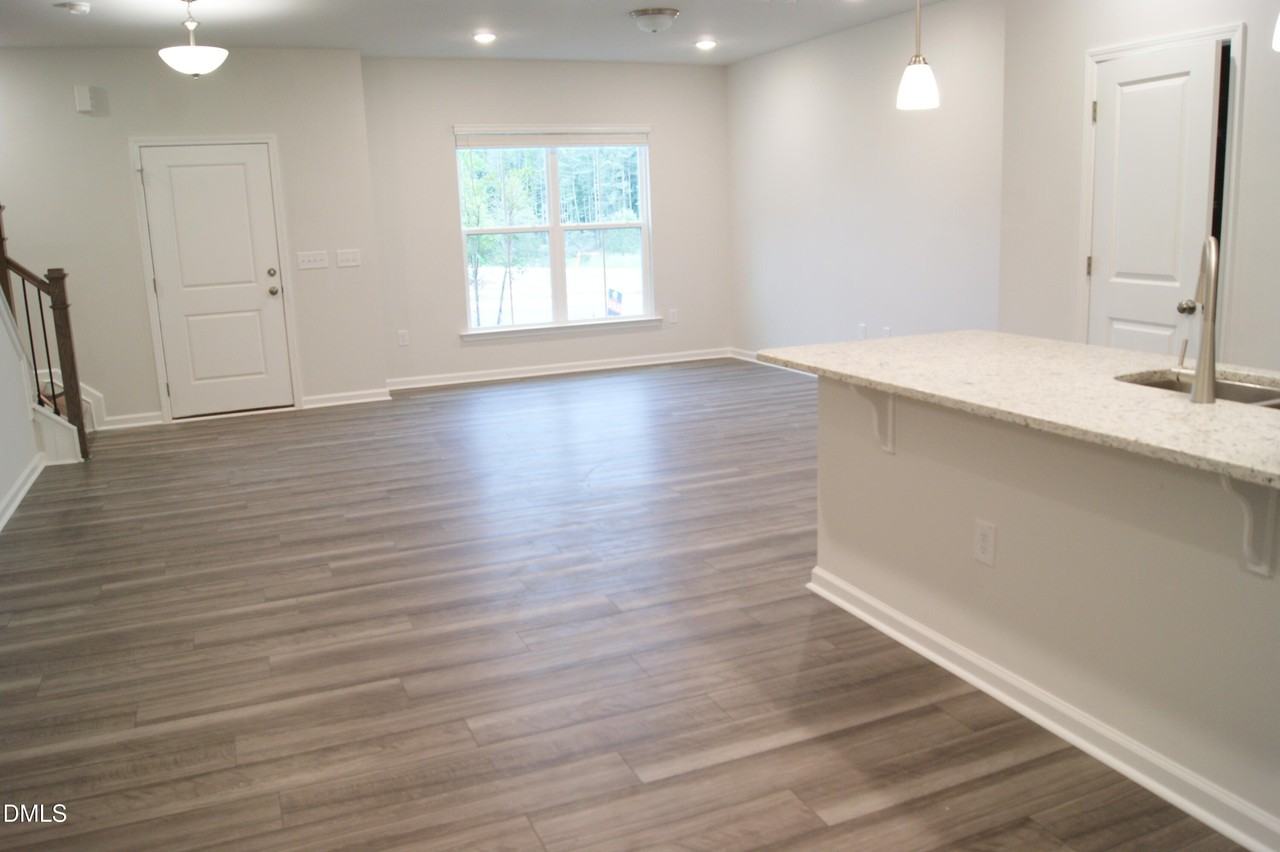 295 Glenmore Gardens Rd - Photo 2 of 29