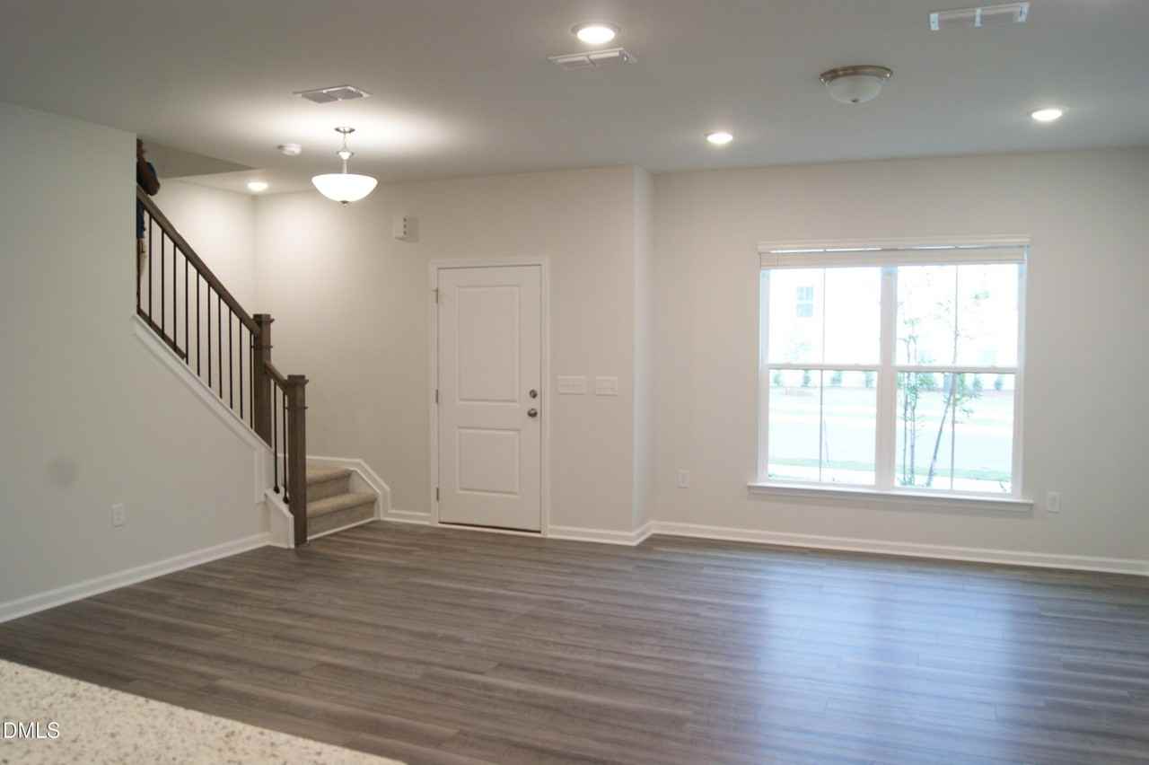 295 Glenmore Gardens Rd - Photo 3 of 29