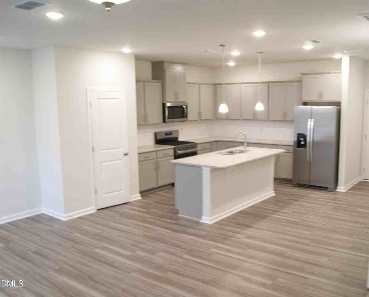 295 Glenmore Gardens Rd - Photo 4 of 29
