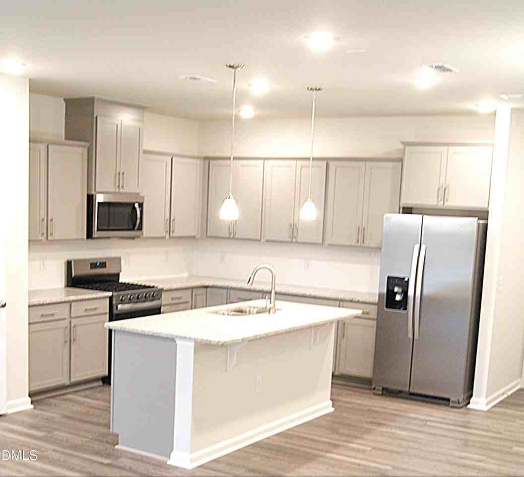 295 Glenmore Gardens Rd - Photo 5 of 29