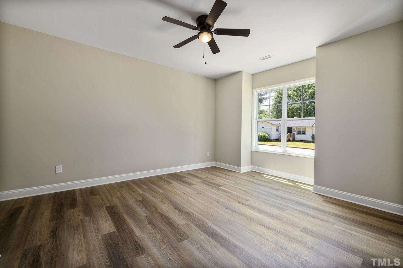 335 E Pine Ave - Photo 5 of 27