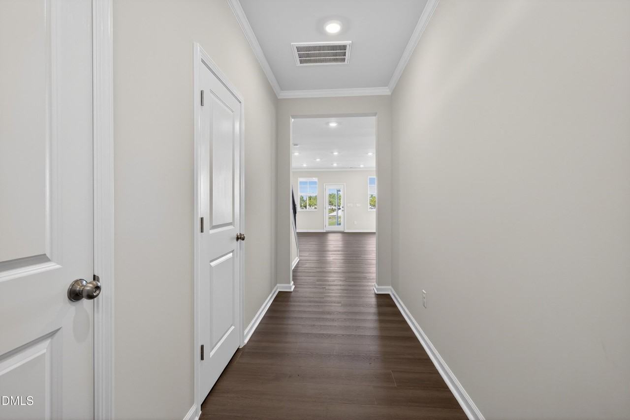 2204 Caen St - Photo 6 of 47