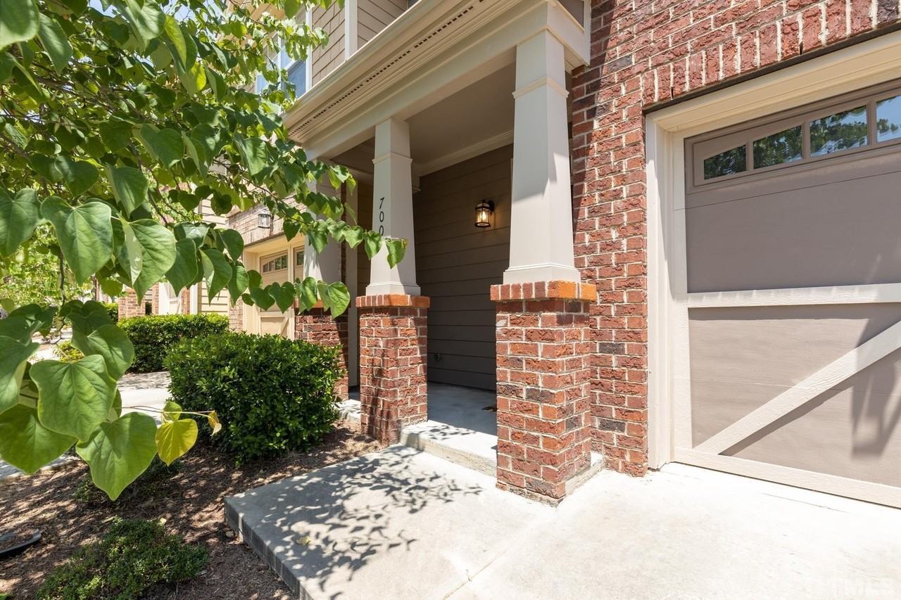 700 Mardonie Reach Ln - Photo 2 of 20