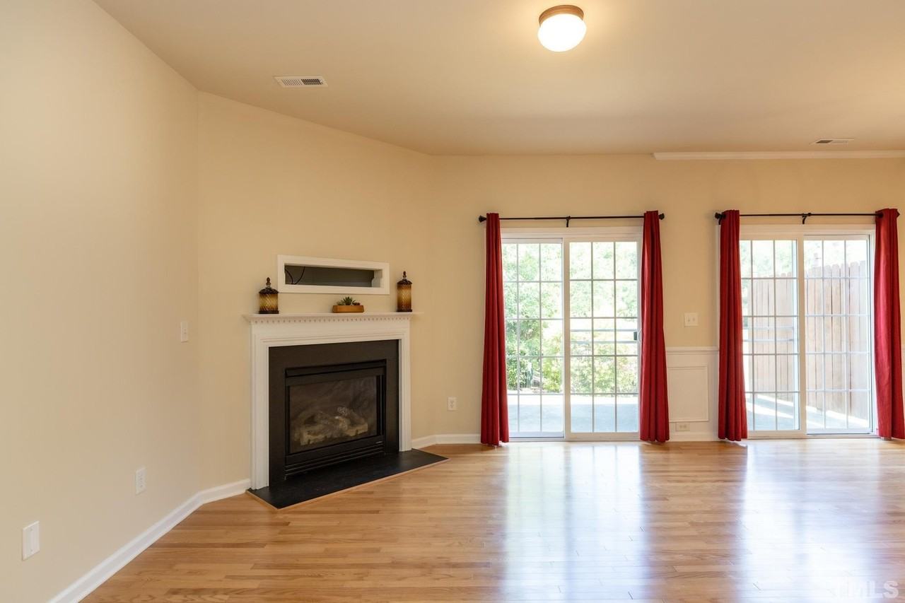 700 Mardonie Reach Ln - Photo 3 of 20