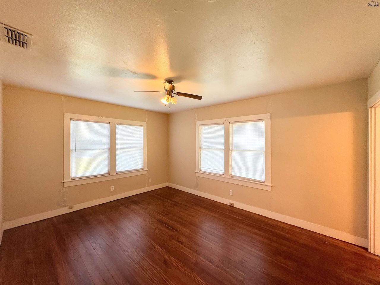 2307 Grant St - Photo 7 of 11