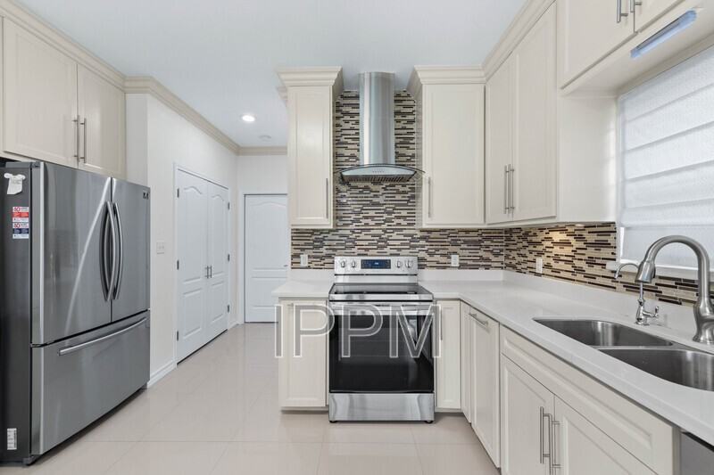 7288 Rain Forest Dr - Photo 2 of 5