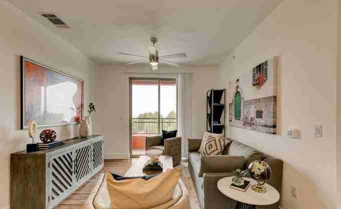 2500 Summer Lee Dr