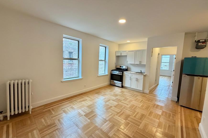 187 Pinehurst Ave - Photo 2 of 6