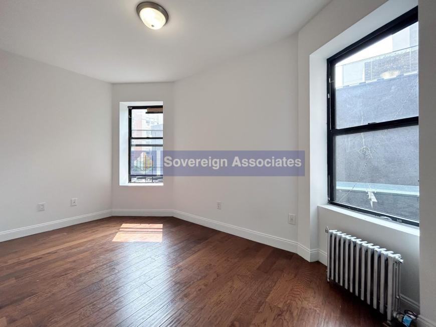 285 Saint Nicholas Ave - Photo 3 of 10