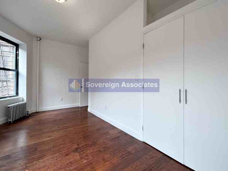 285 Saint Nicholas Ave - Photo 4 of 10