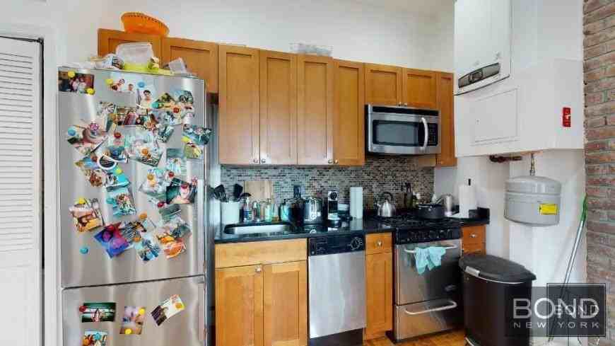207 2nd Ave - Photo 4 of 10