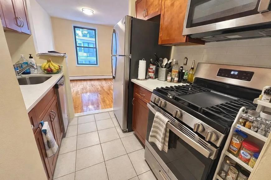 367 E 201st St - Photo 3 of 4