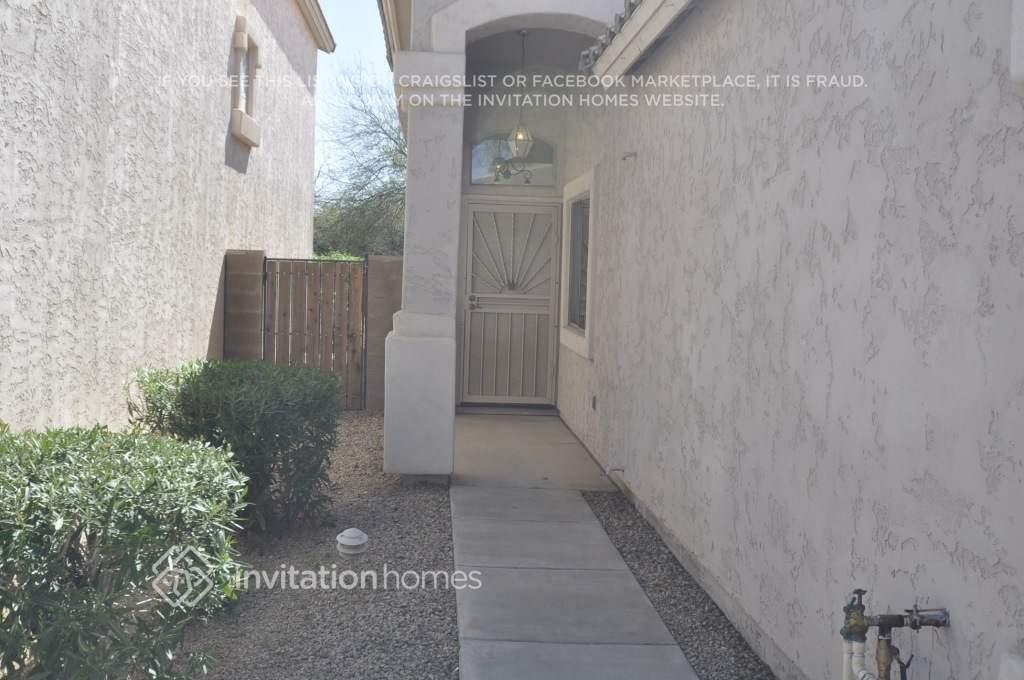 10541 W Almeria Rd - Photo 2 of 19