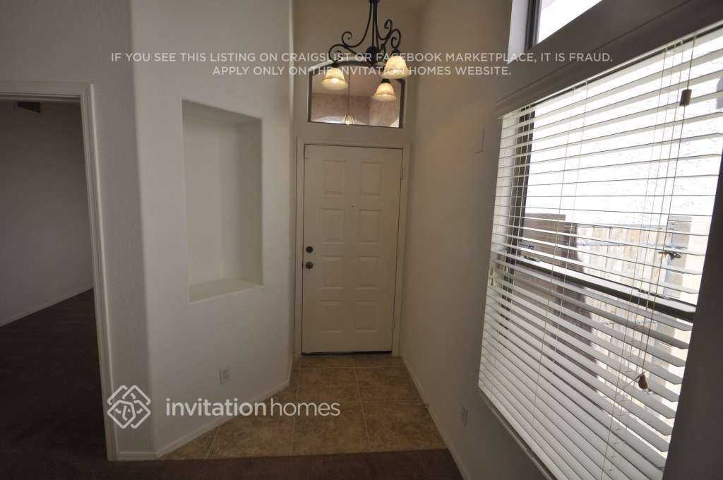 10541 W Almeria Rd - Photo 3 of 19