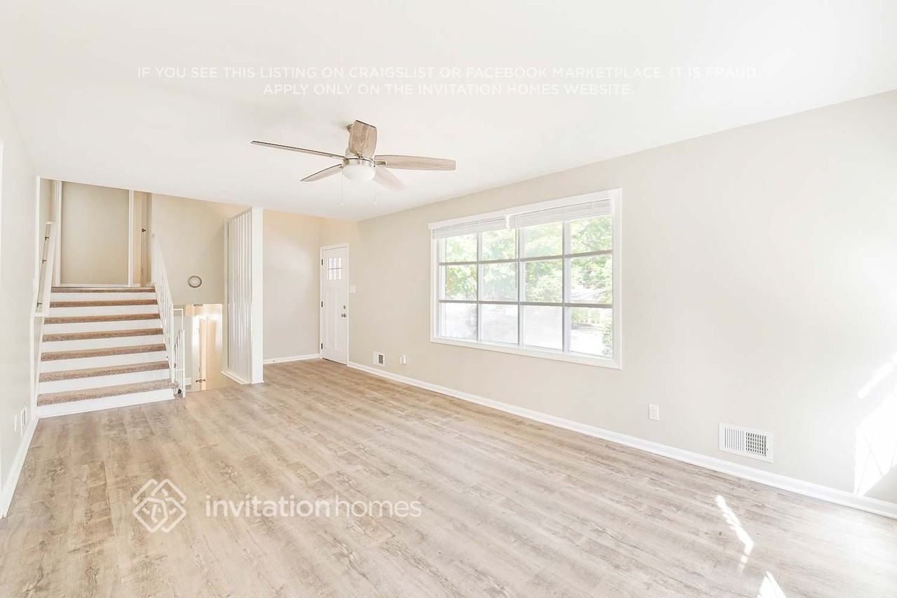 3938 Somerdale Ln - Photo 3 of 25