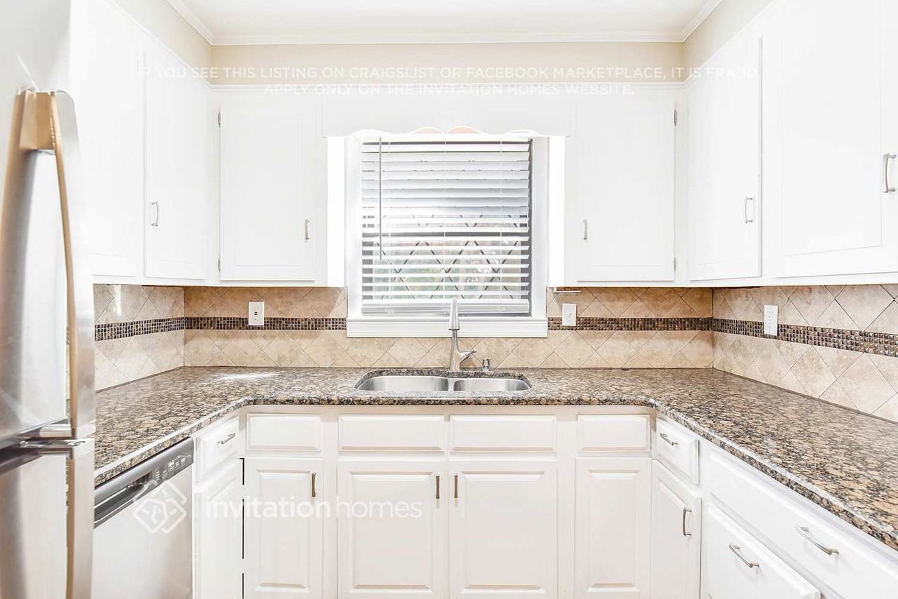 3938 Somerdale Ln - Photo 6 of 25