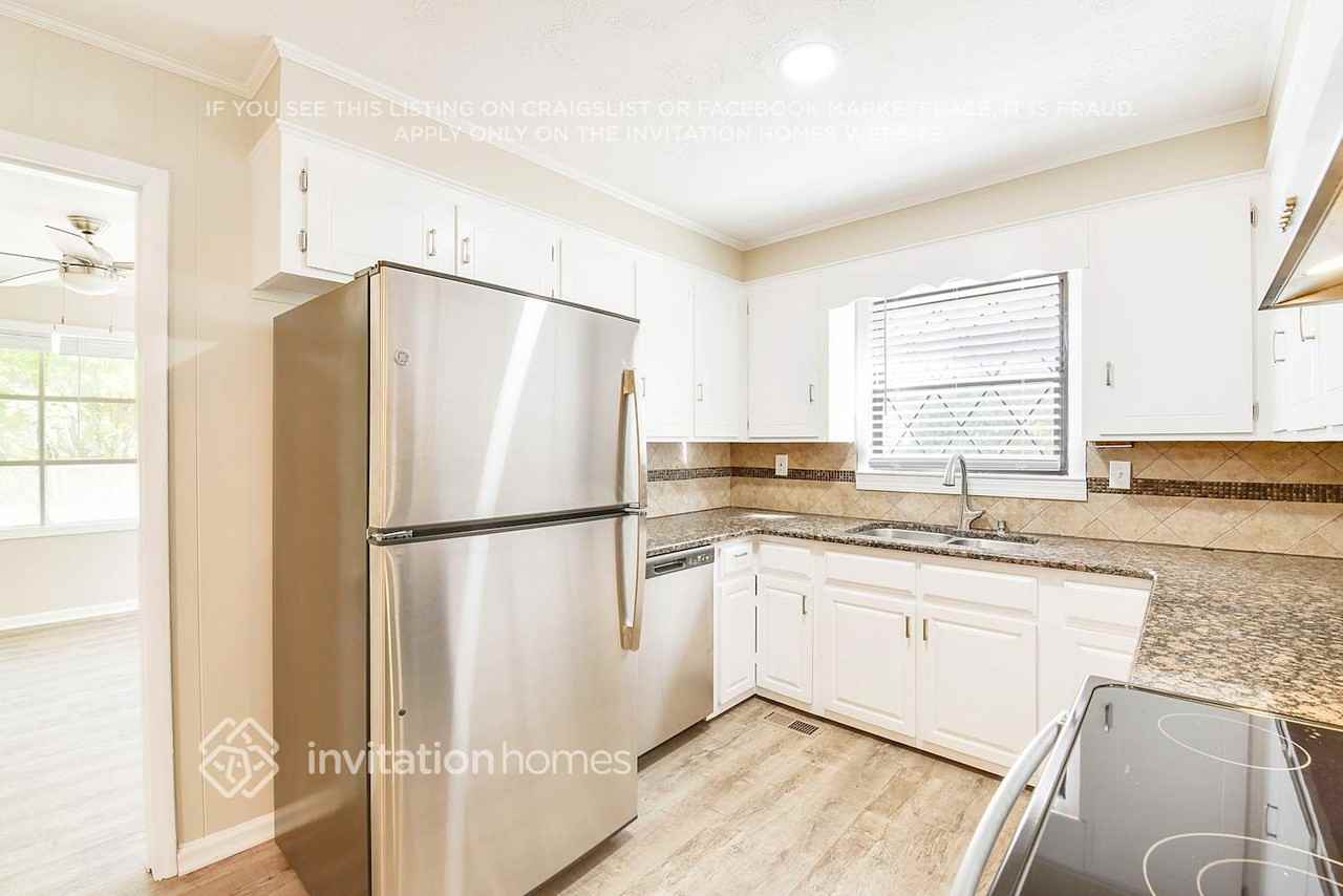 3938 Somerdale Ln - Photo 7 of 25