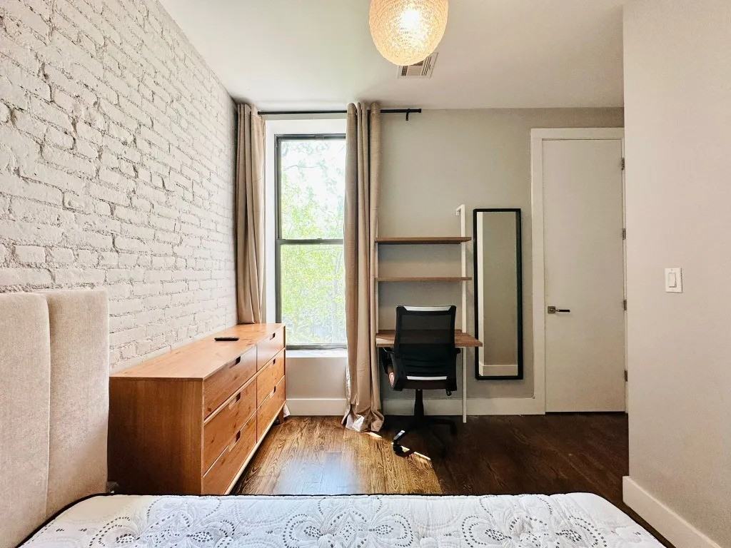 Private Bedroom in 4 Bedroom/1.5 Bathroom Home - Photo 2 of 12