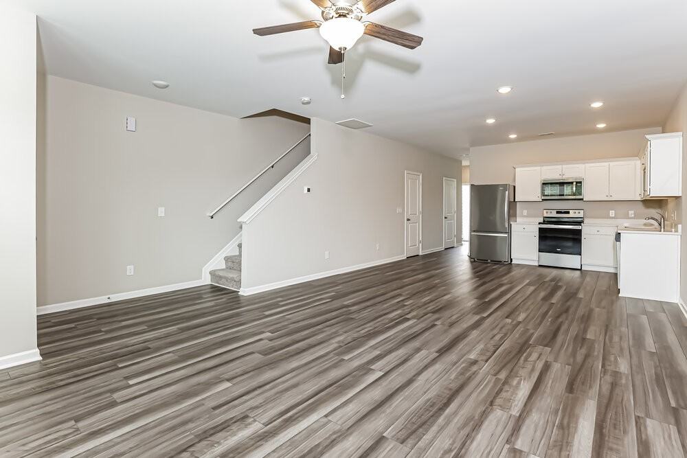648 Wendell Falls Pkwy - Photo 4 of 17