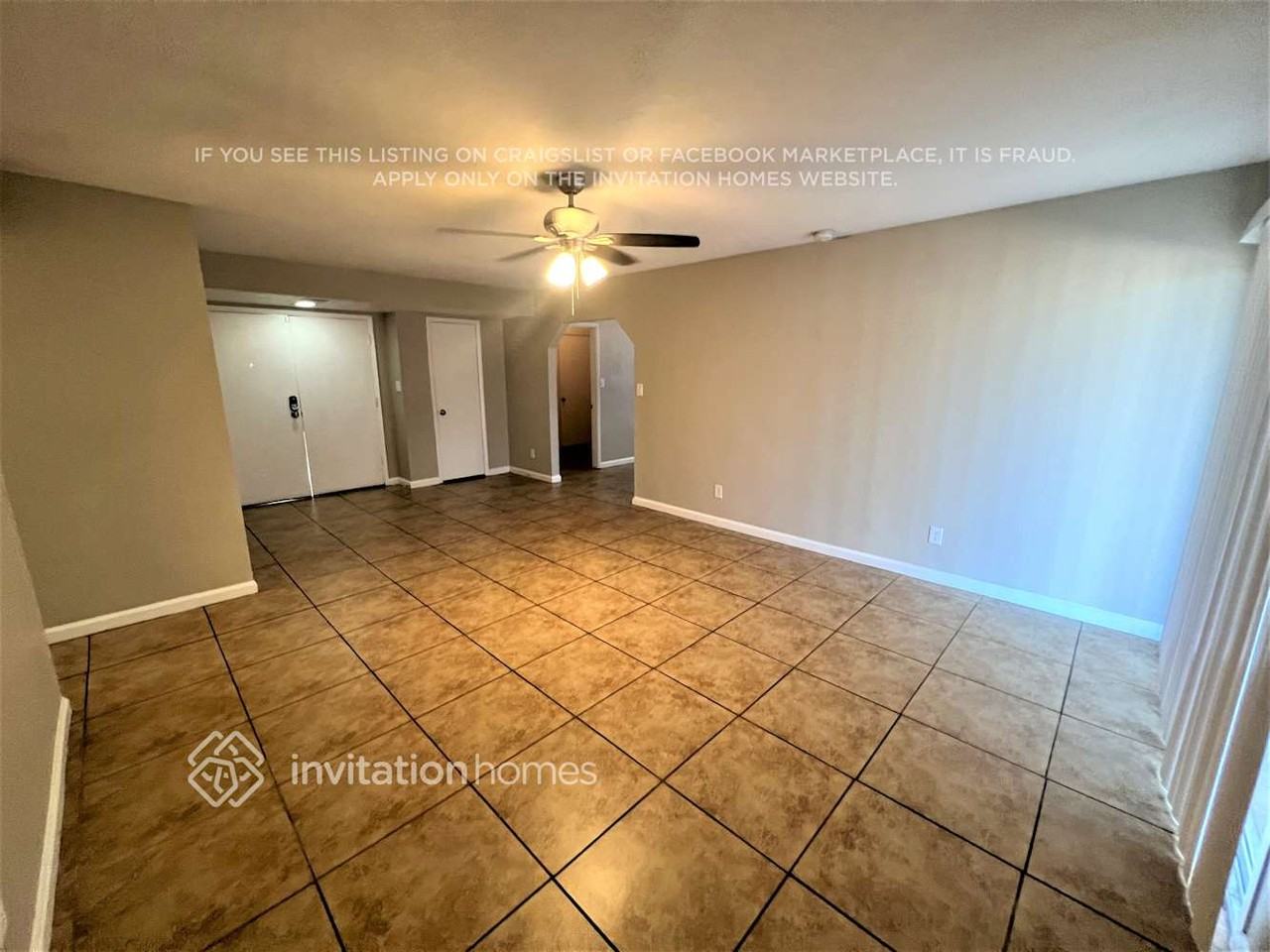 1021 S Revere - Photo 2 of 8