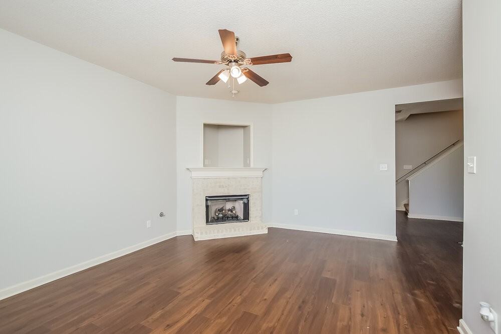 8725 Macon Rd - Photo 3 of 15
