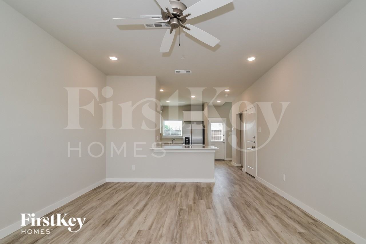 342 Niki Dr - Photo 2 of 16