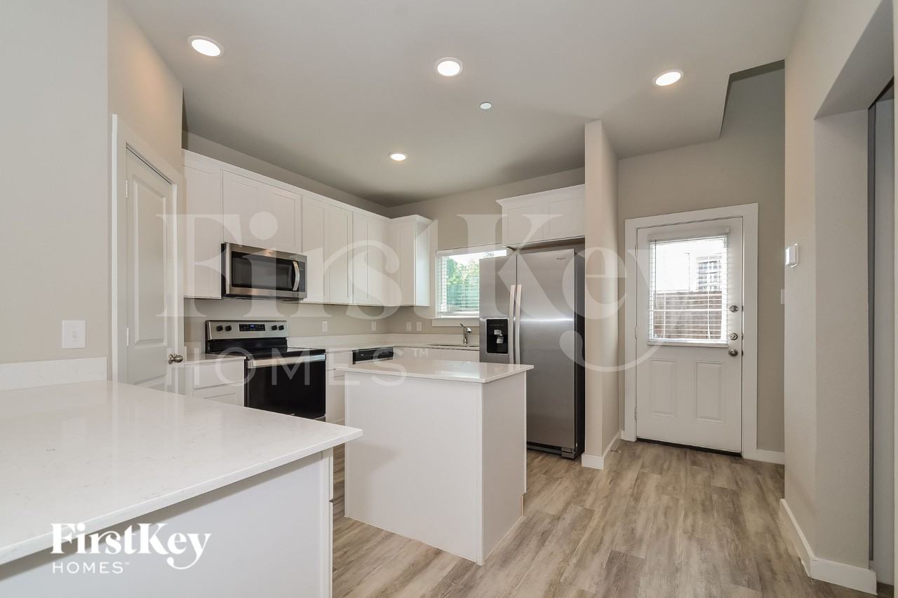 342 Niki Dr - Photo 4 of 16