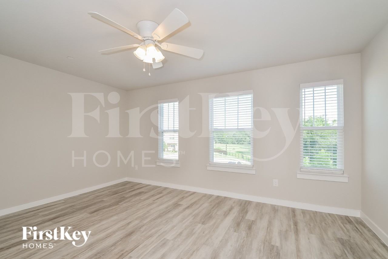 342 Niki Dr - Photo 6 of 16