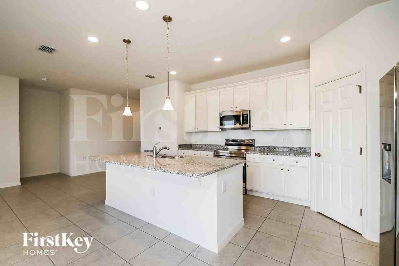 217 Windsor Reserve Dr - Photo 5 of 20