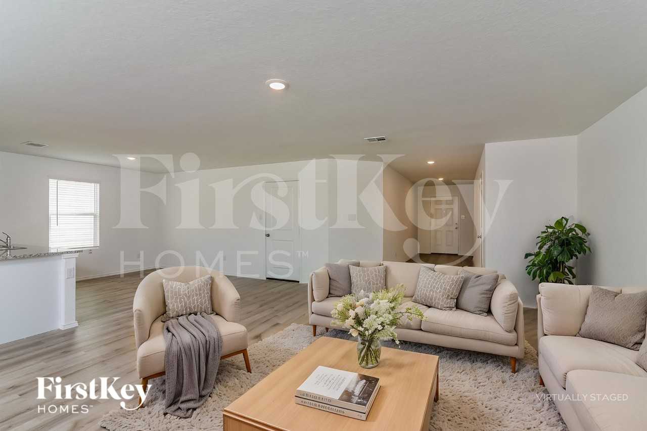 10211 Devon Wheel St - Photo 3 of 19