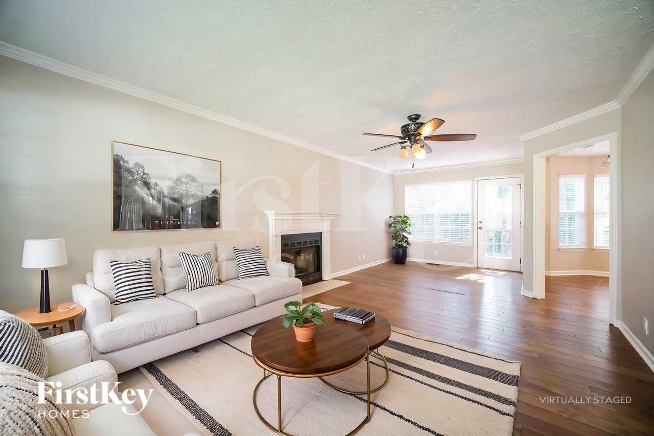205 Cates Pl - Photo 3 of 18