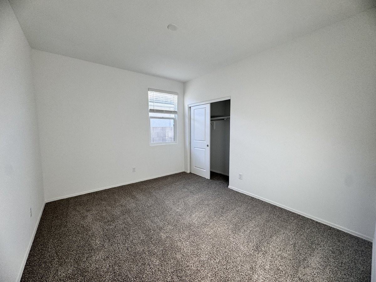 1137 W Chimes Tower Dr - Photo 7 of 50