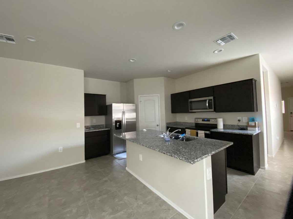 35420 W San Alvarez Ave - Photo 5 of 8