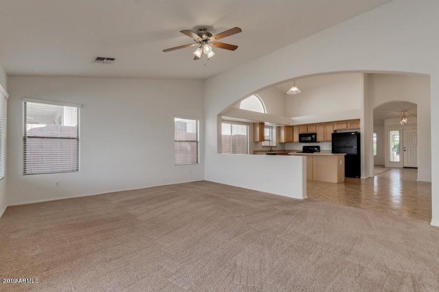 42376 W Chisholm Dr - Photo 4 of 21