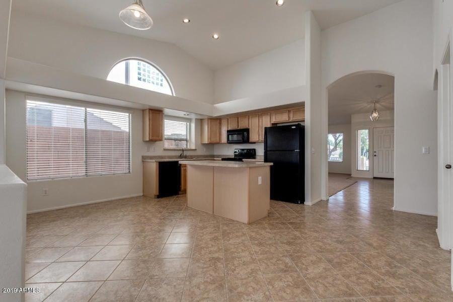 42376 W Chisholm Dr - Photo 6 of 25