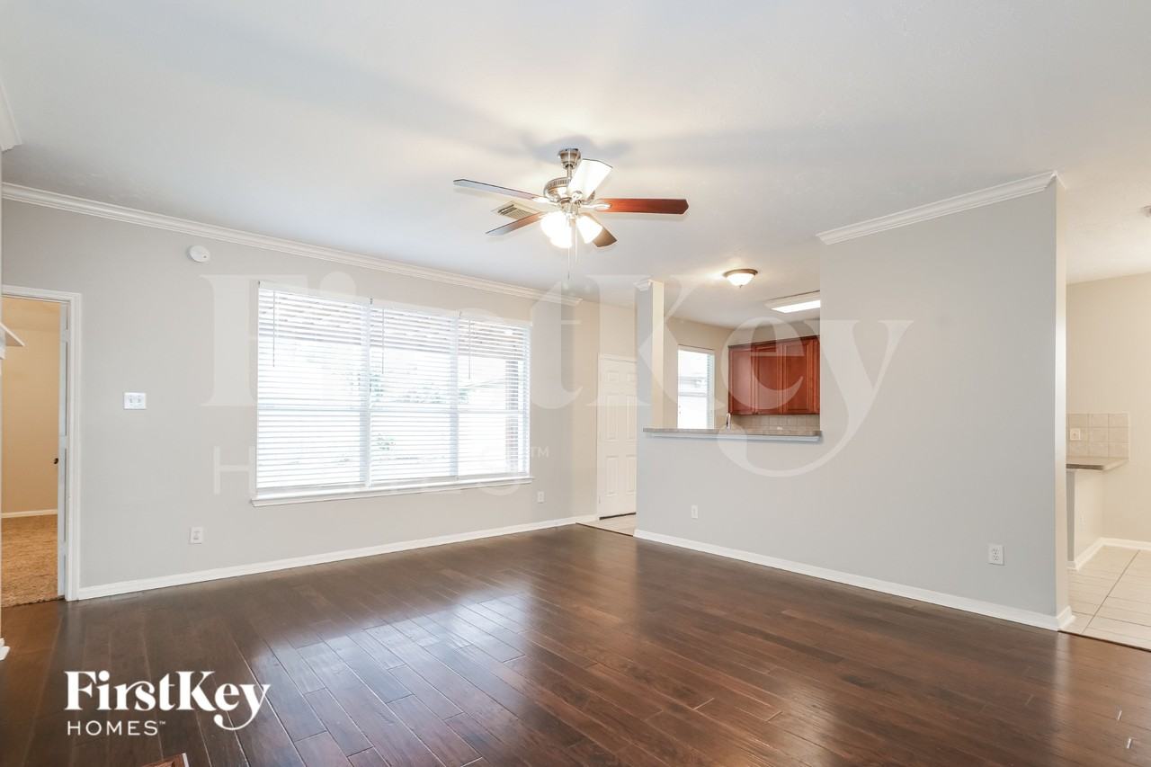 20935 Clovermeadow - Photo 4 of 16