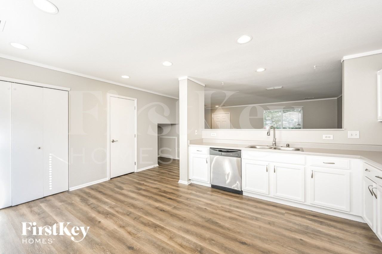 4646 S Tabor Way - Photo 7 of 16