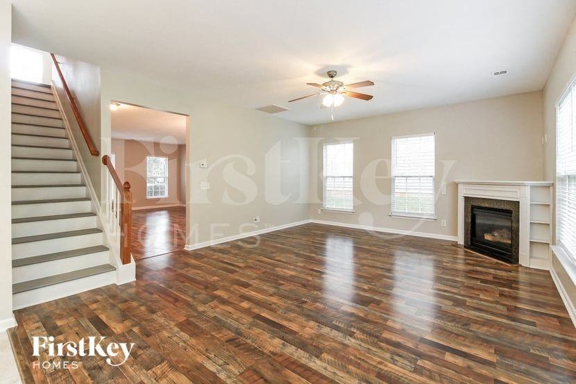 4707 Shady Oak Dr - Photo 2 of 15