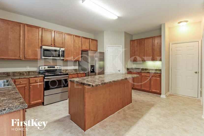 4707 Shady Oak Dr - Photo 5 of 15