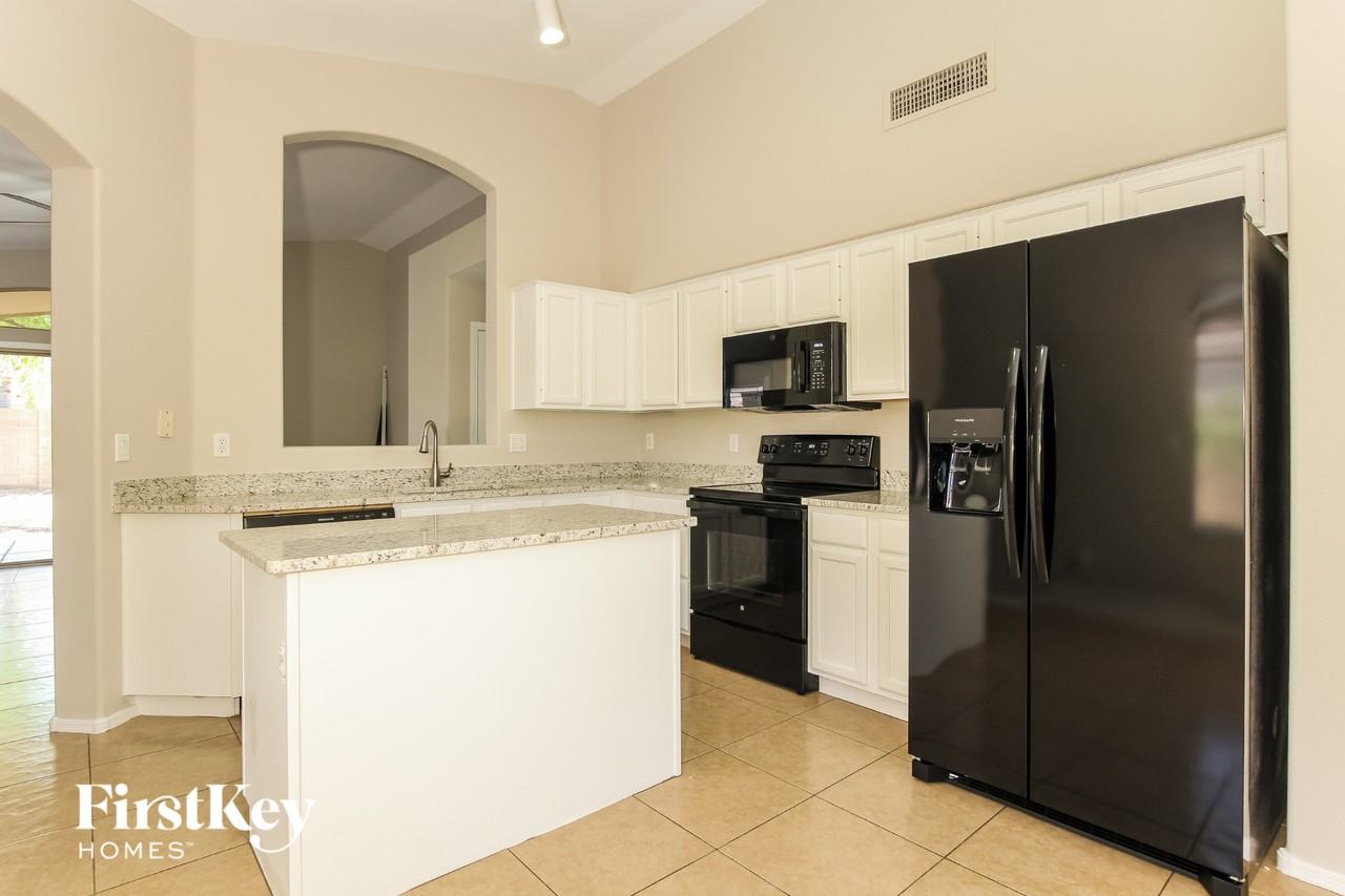 7225 W Blackhawk Dr - Photo 5 of 15