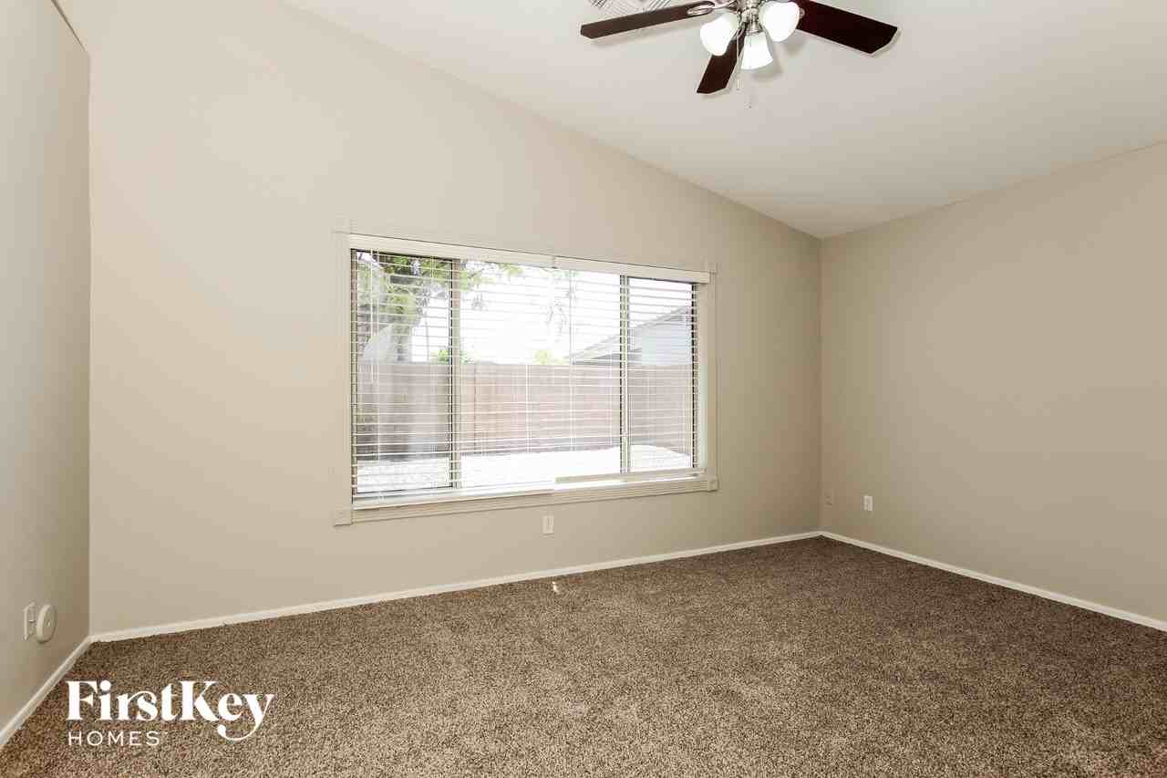 7225 W Blackhawk Dr - Photo 7 of 15