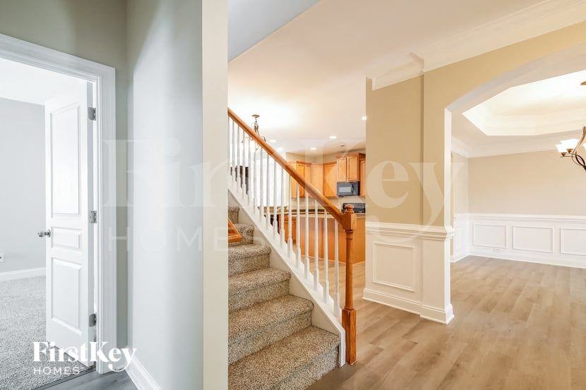 1005 Phar Lap Dr - Photo 5 of 15