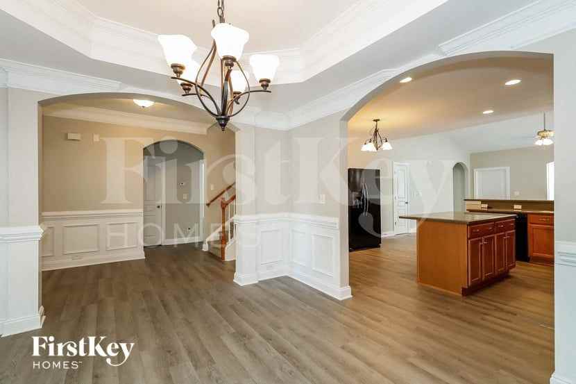 1005 Phar Lap Dr - Photo 6 of 15
