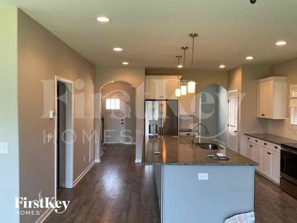 1349 Millet Dr - Photo 4 of 11