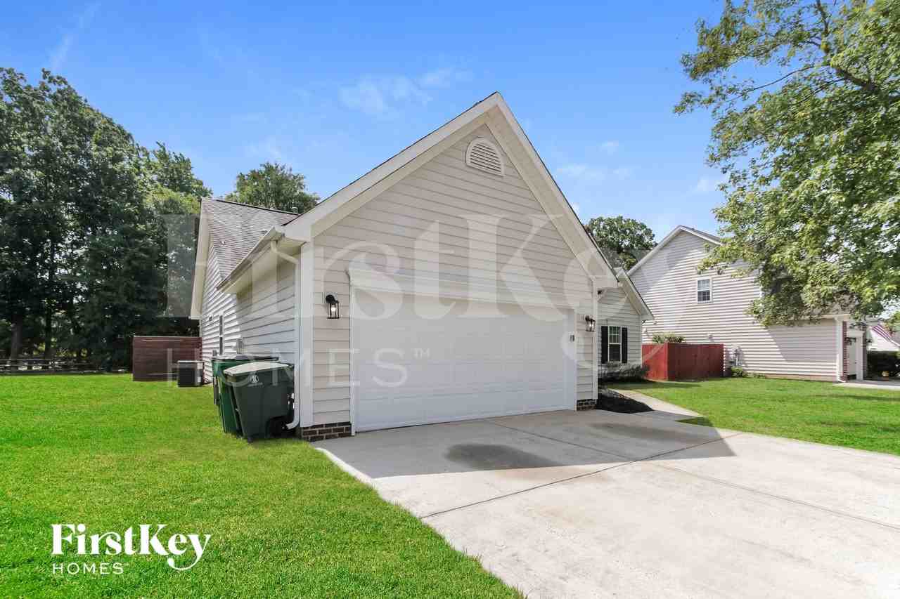 2816 Emerald Meadow Ln - Photo 2 of 15